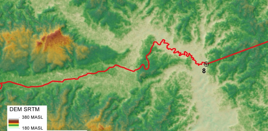 Details of the boundary section nearby point No. 8 which drifts away from the Rio Nashiño river bed.