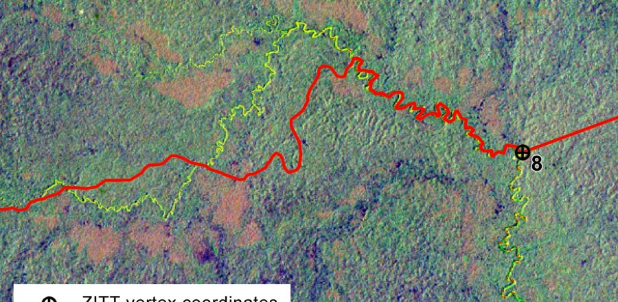 Detail of the Landsat TM 5 satellite scene and the boundary section close to point No. 8. The boundary section drifts away from the Rio Nashiño riverbed runs over a hill's ridge in two spots, violating both the terrain morphology and the same official text (Decree 2187, 2007).